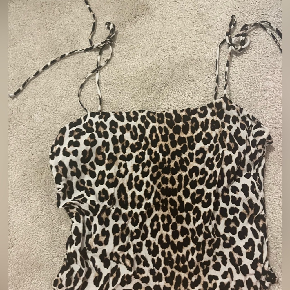 H&M women’s cheetah print shirt